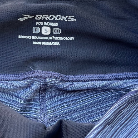 BROOKS Running Women's Urban Run Capri Size Small preloved activewear leggings - Picture 4 of 6